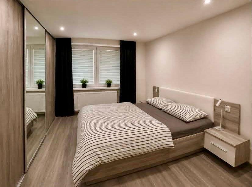 TOP lokalita pri námestí | 2-izbový byt 56,5 m² | Kompletná rekonštrukcia | Zariadený - fotografia 8