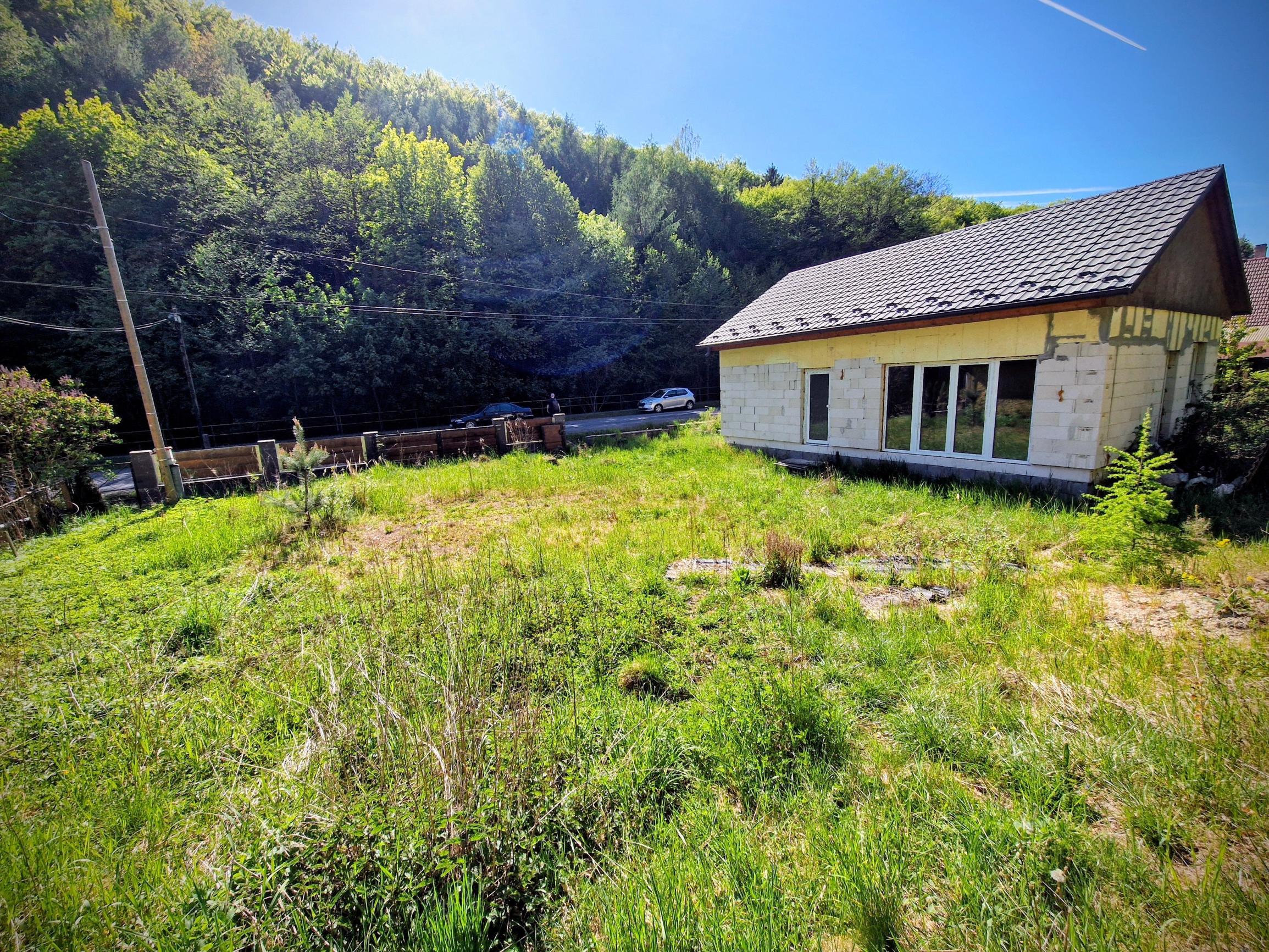 RODINNÝ DOM V OBCI HOLLOHÁZA – bývanie pri lese len pár minút od Košíc - fotografia 18