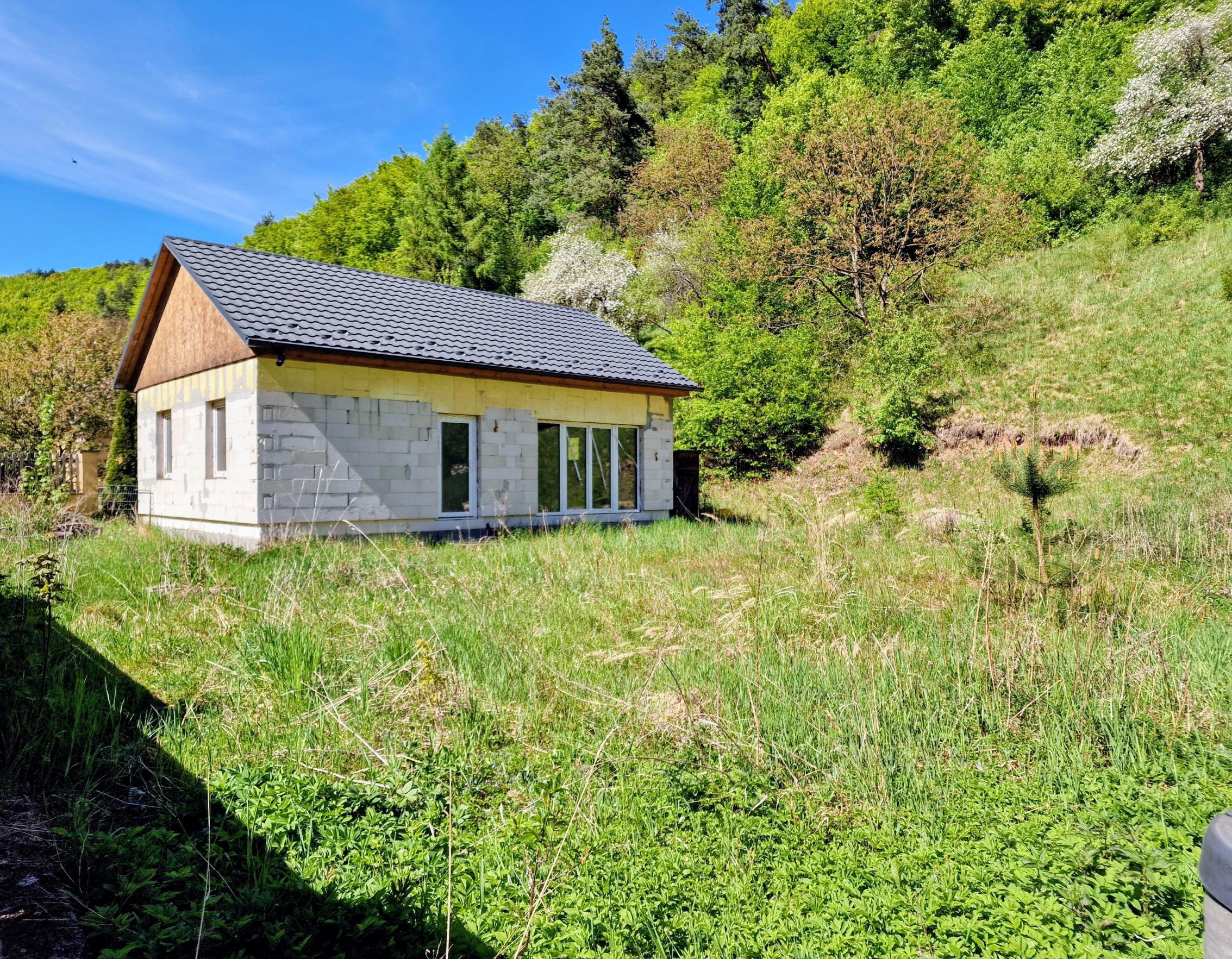 Rodinný dom pri lese – Holloháza - prvá obec za hranicou SR (od Košíc) - fotografia 18