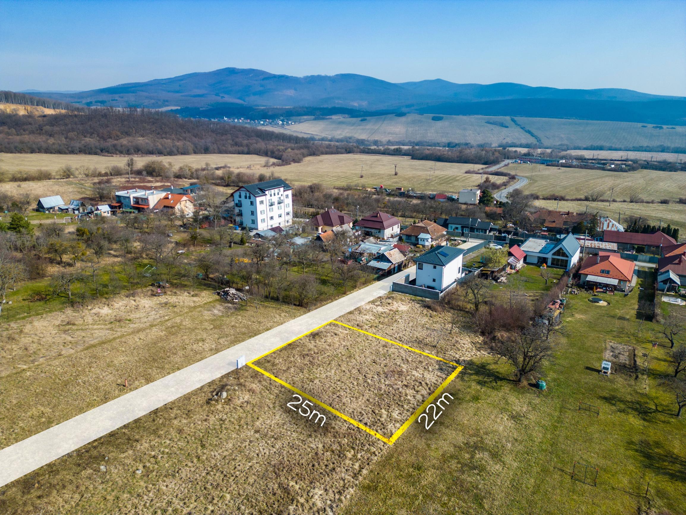 Stavebný pozemok s výhľadom na Slanský hrad. Slanec Košice  - fotografia 4