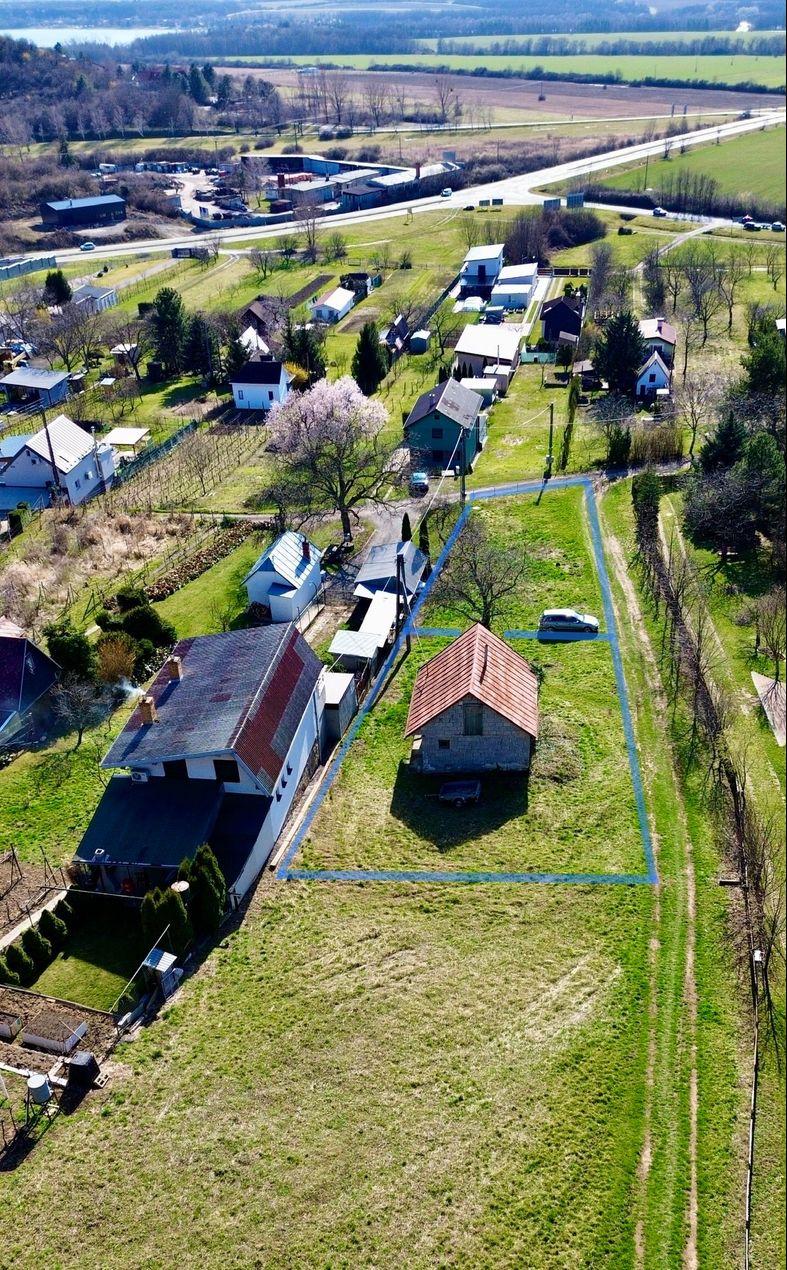 Na predaj pozemky v obci Vinné - fotografia 3