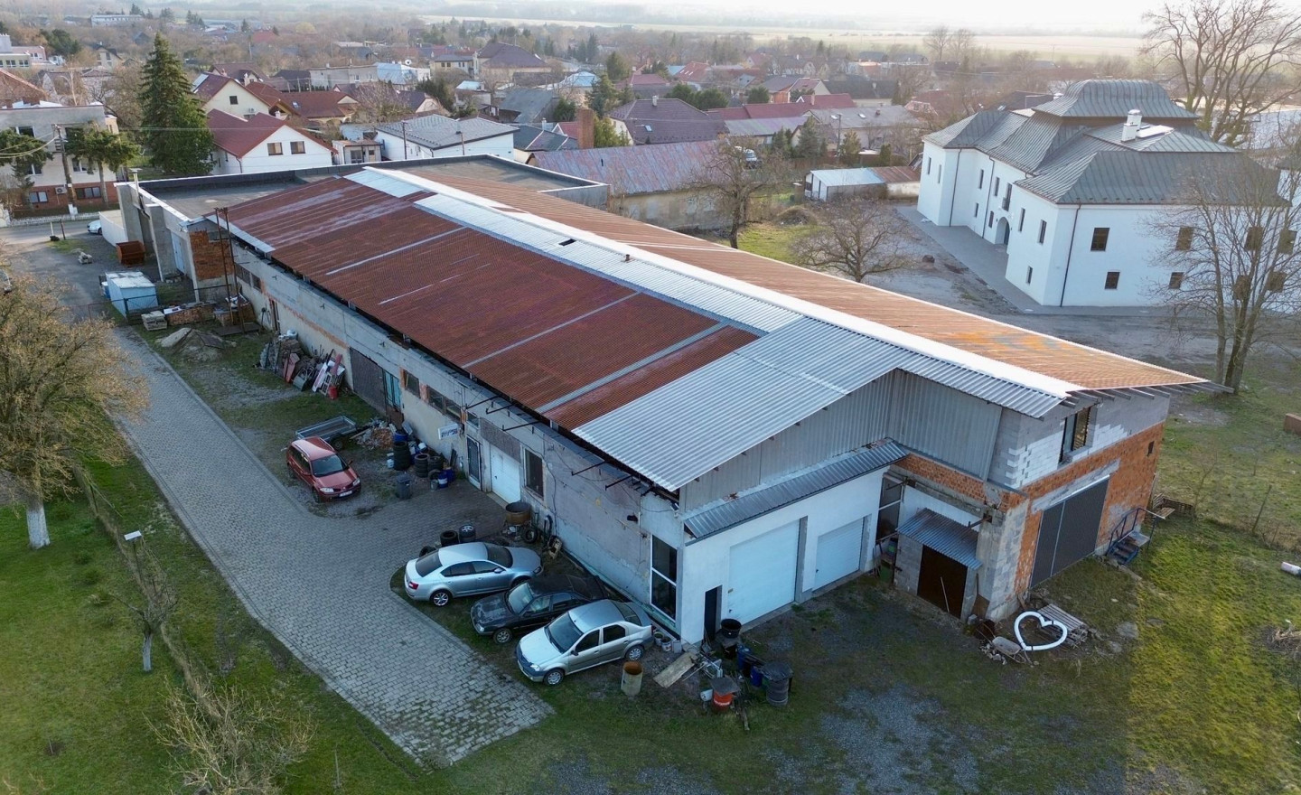 Autoservis na predaj – Vinné, Kompletné vybavenie - fotografia 11