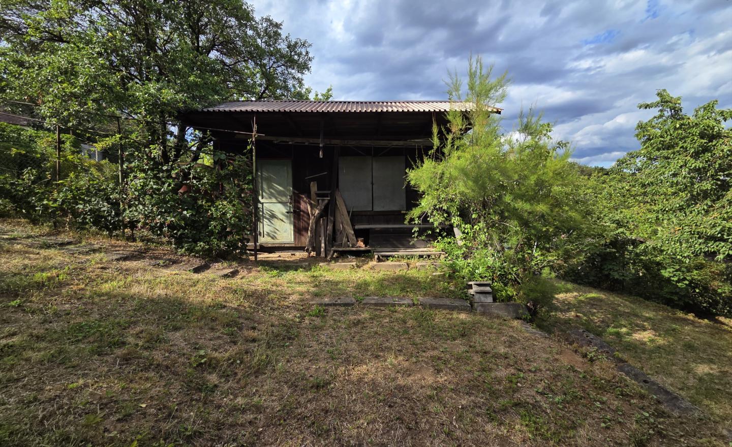 Záhrada s chatkou, elektrinou a vodou, Ľudvíkov dvor, KE-Šaca - fotografia 7