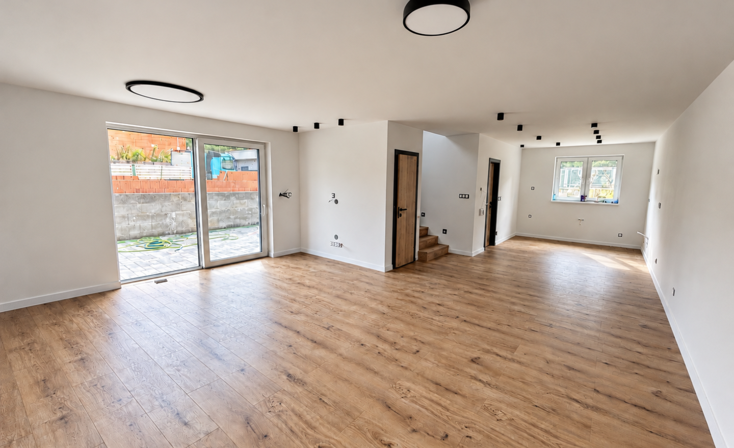 MODERNÁ 4IZBOVÁ NOVOSTAVBA DOKONČENÁ DO ŠTANDARDU - Ždaňa - fotografia 1