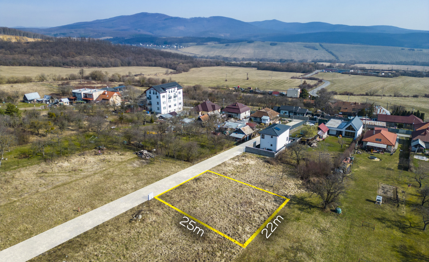 Stavebný pozemok s výhľadom na Slanský hrad. Slanec Košice - fotografia 2