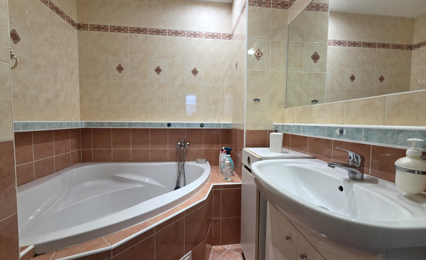 PRENÁJOM 3-IZBOVÉHO BYTU, VOJENSKÁ, KOŠICE-STARÉ MESTO - fotografia 8