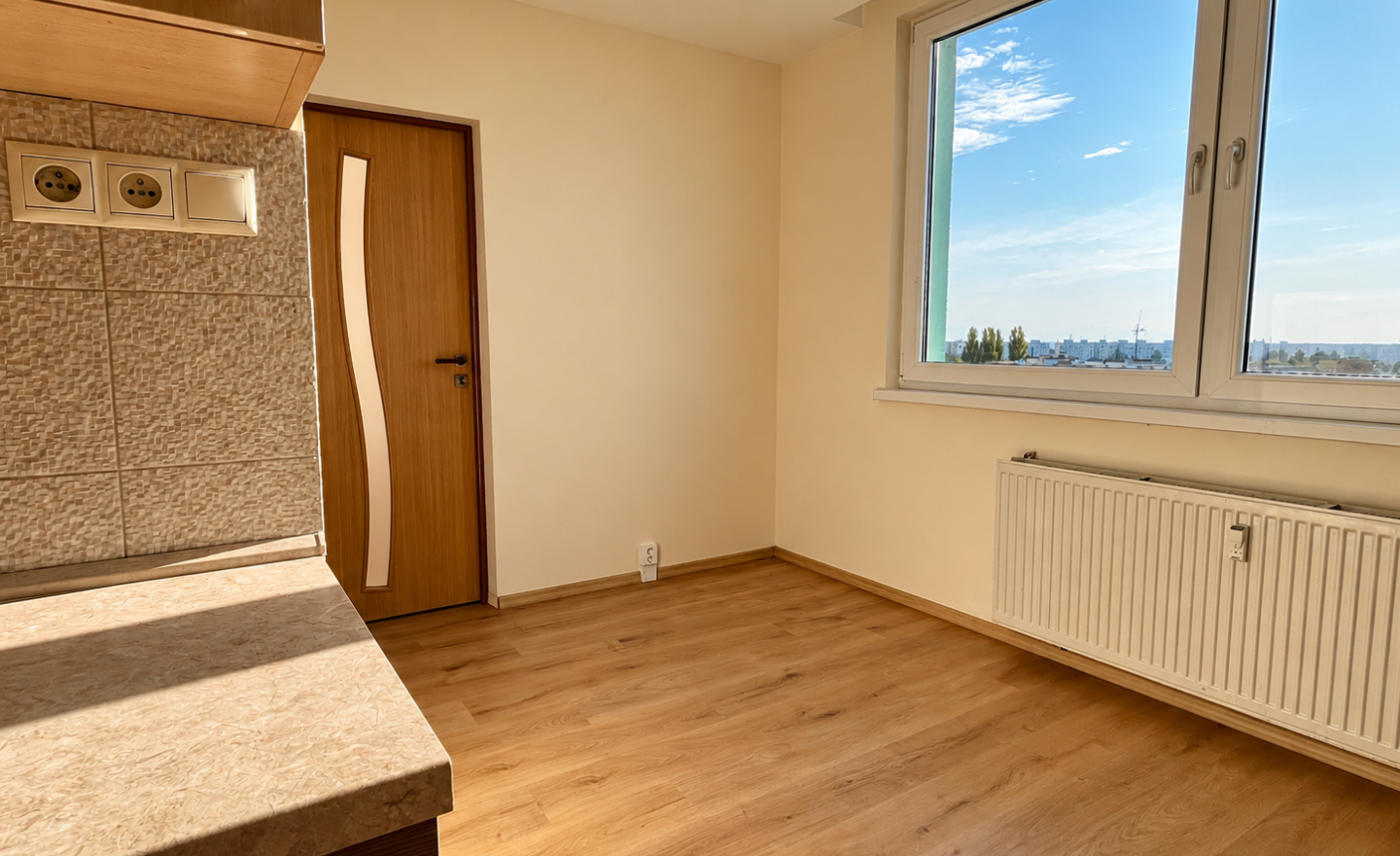 2-IZBOVÝ BYT S LOGGIOU A VÝHĽADOM – SALEZIÁNOV, MICHALOVCE - fotografia 5