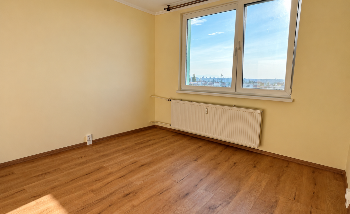 2-IZBOVÝ BYT S LOGGIOU A VÝHĽADOM – SALEZIÁNOV, MICHALOVCE - fotografia 10