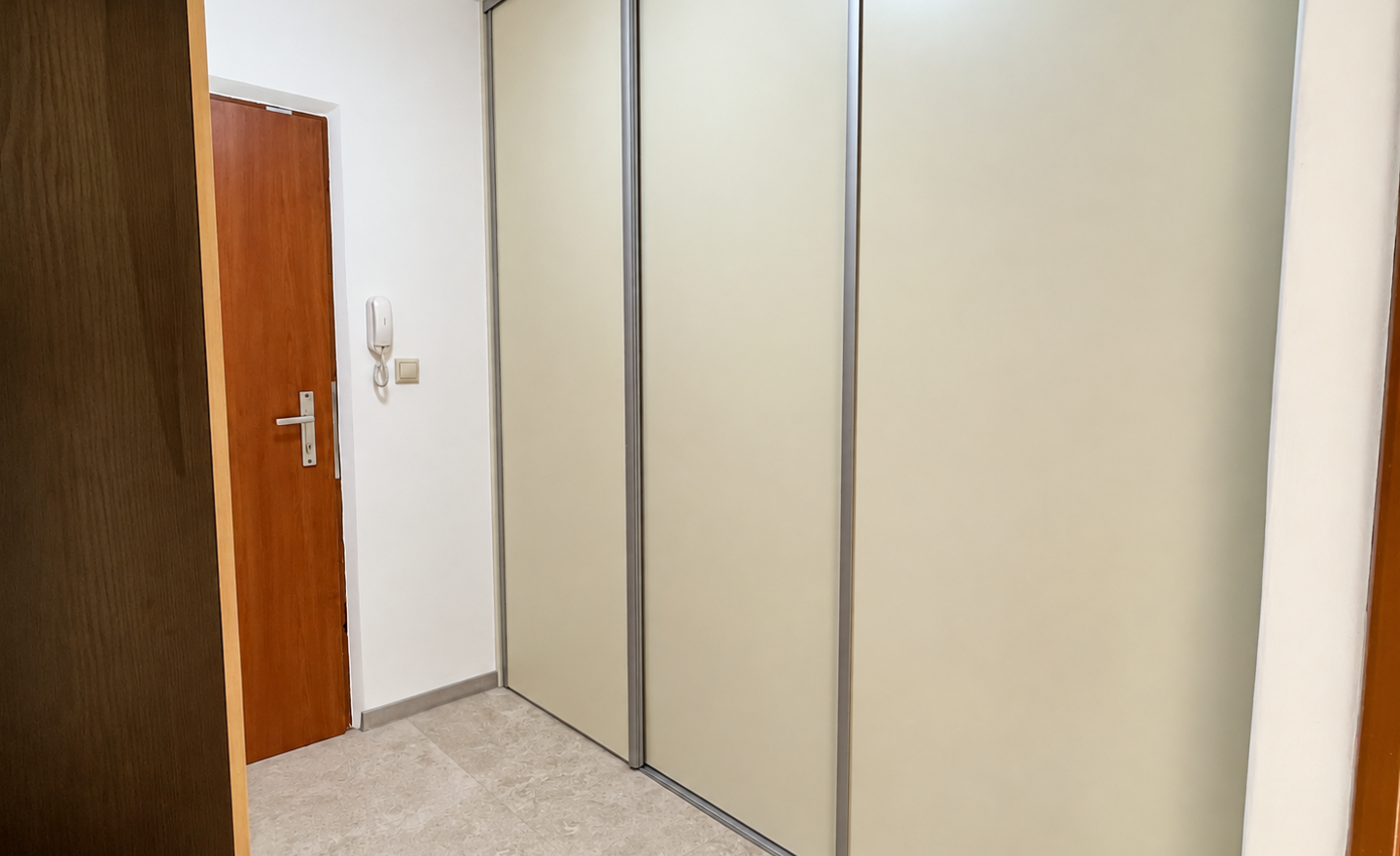 2-IZBOVÝ BYT S LOGGIOU A VÝHĽADOM – SALEZIÁNOV, MICHALOVCE - fotografia 13