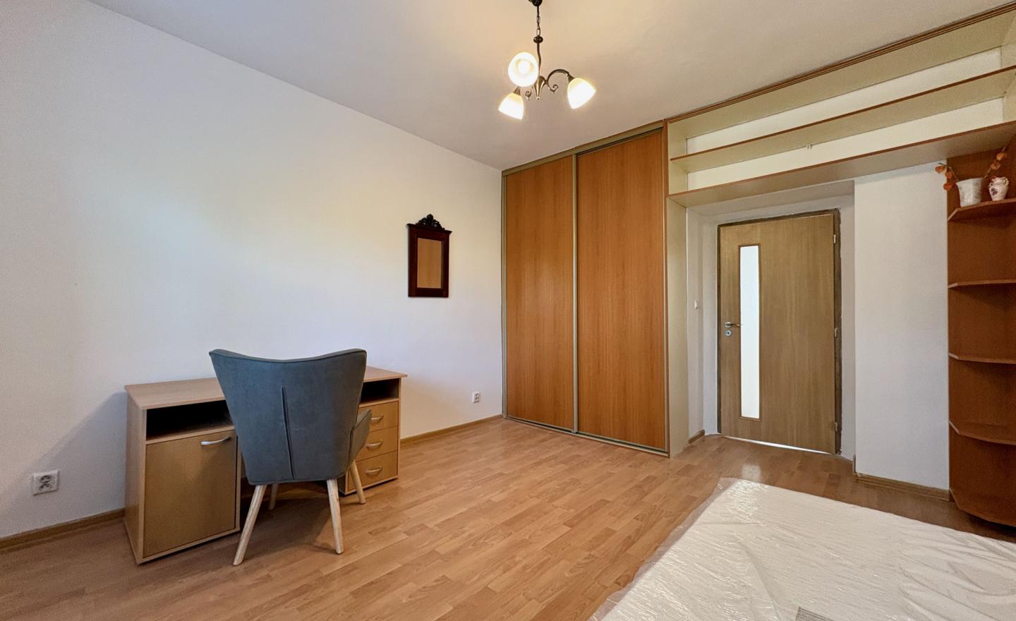 3-IZBOVÝ BYT 90m2+LODŽIA BALKÓN PARKOVANIE  PREŠOV - fotografia 5