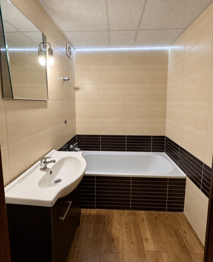 Na prenájom zariadený 1,5-izbový byt s balkónom – ul. J. Švermu - fotografia 3