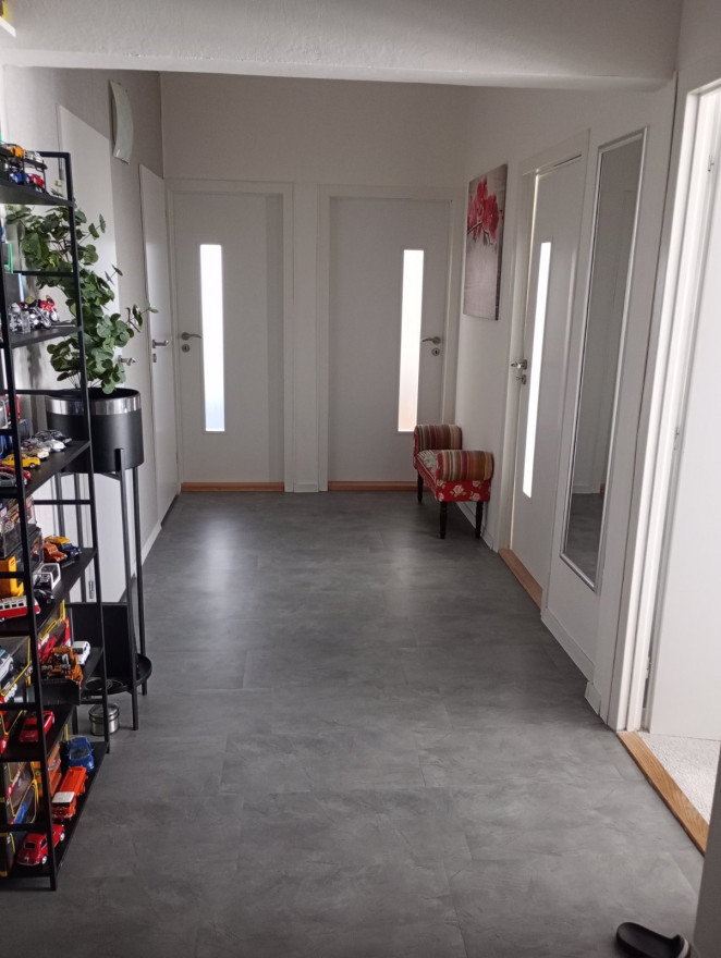 Priestranný 3-izbový byt so šatníkom a balkónom - fotografia 8