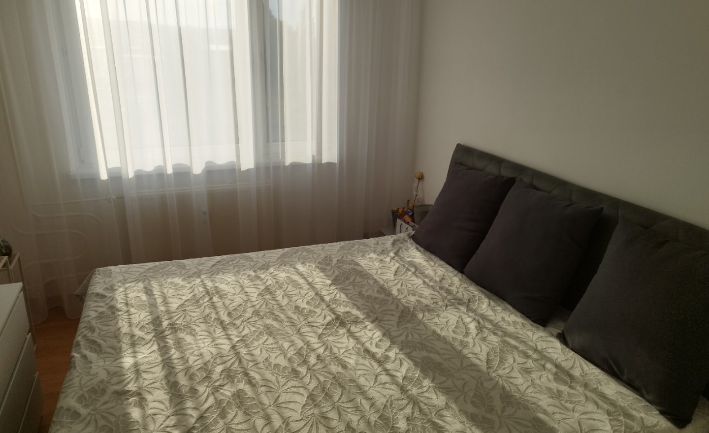 Priestranný 3-izbový byt so šatníkom a balkónom - fotografia 5