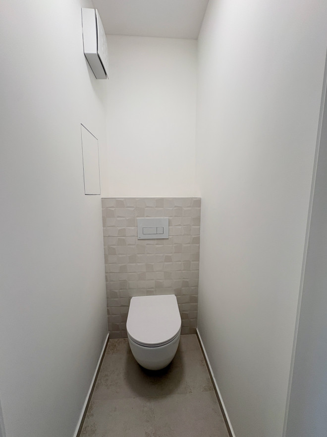 🏡 MODERNÝ 1-IZBOVÝ BYT S LODŽIOU | KOSMALT, KOŠICE – TERASA - fotografia 9