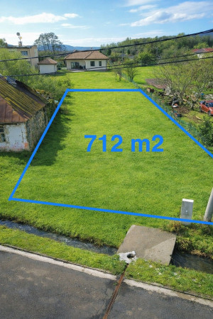 Stavebný pozemok v centre obce Kusín – Zemplínska Šírava