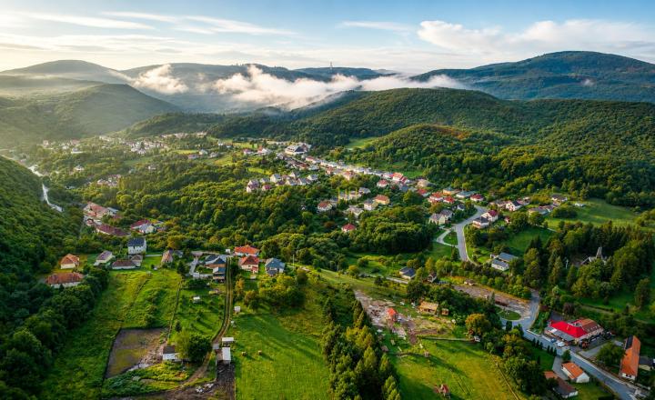 Rodinný dom pri lese – Holloháza - prvá obec za hranicou SR (od Košíc) - fotografia 17
