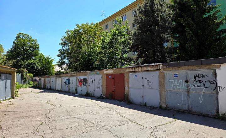 GARÁŽ NA PREDAJ – Jakobyho ulica, Košice – Staré Mesto - fotografia 1