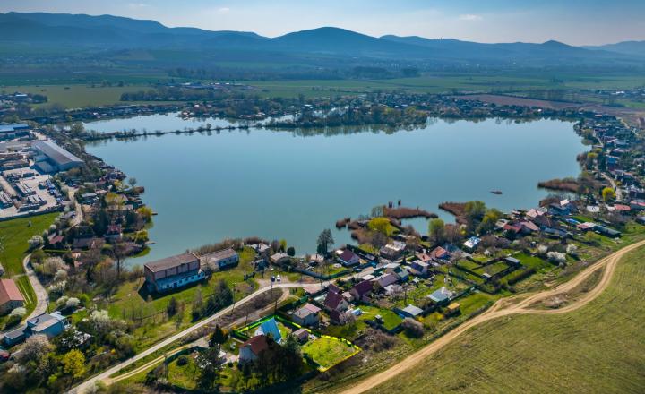 Rodinný dom v celoročne obývanej lokalite – Čaňa – Košice okolie – len 10 min od Košíc - fotografia 3