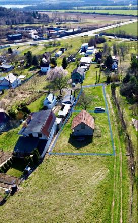 Na predaj pozemky v obci Vinné - fotografia 3